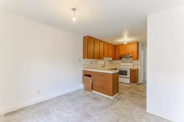 Salinas, CA 93905,914 Acosta Plaza 91
