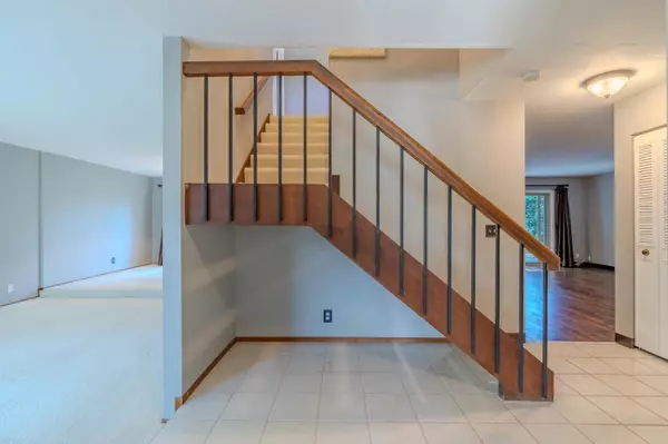 Pacifica, CA 94044,985 Big Bend DR