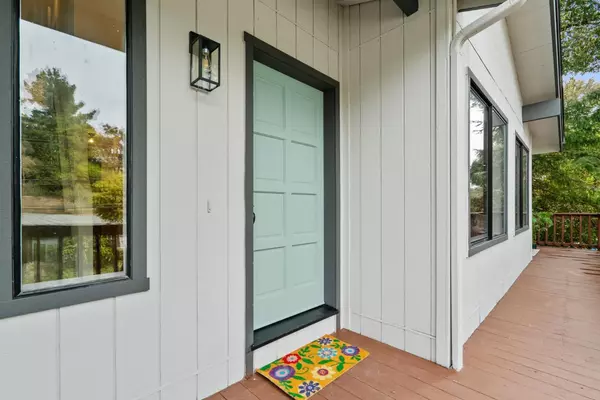 Aptos, CA 95003,980 Wallace AVE