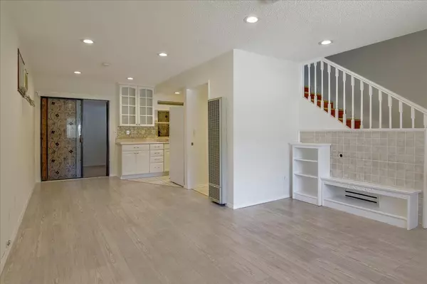 Oakland, CA 94606,2527 Wallace ST