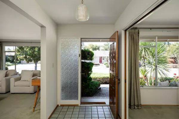 Mountain View, CA 94040,1849 Fordham WAY