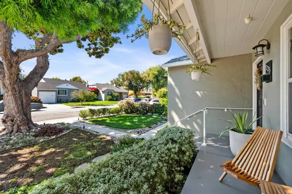 San Mateo, CA 94402,1225 Carlisle DR