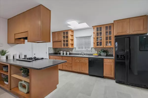 Mountain View, CA 94043,751 San Pablo DR