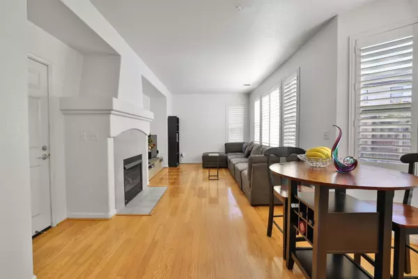 Hayward, CA 94544,37 Lance WAY