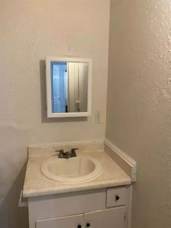 Stockton, CA 95202,111 W Poplar ST