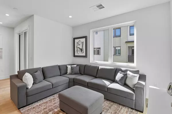 Palo Alto, CA 94303,2871 Josephine LN