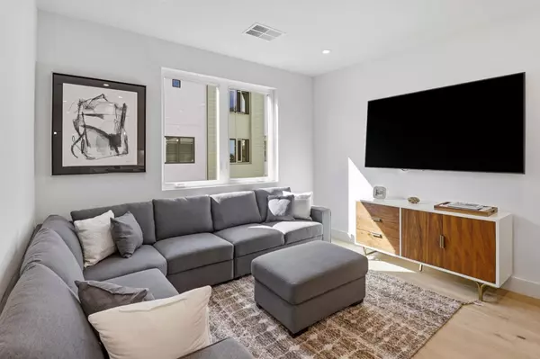 Palo Alto, CA 94303,2871 Josephine LN