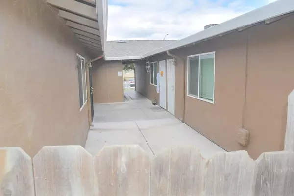 Stockton, CA 95207,722 E Swain RD