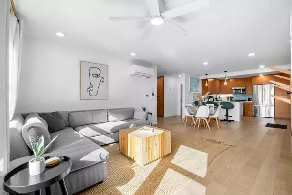 Capitola, CA 95010,208 Capitola AVE