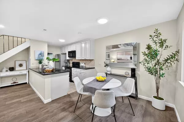 Campbell, CA 95008,375 N 3rd ST 3