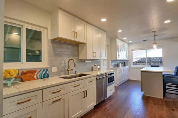 San Jose, CA 95121,3874 Forester CT