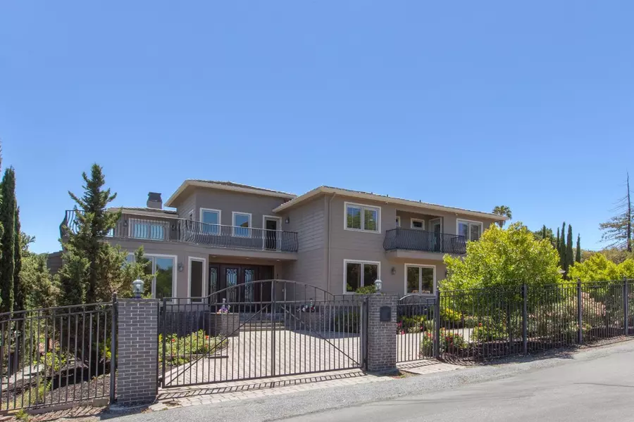 436 Summit, Redwood City, CA 94062
