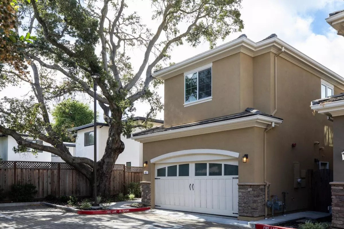 Redwood City, CA 94061,8 Kentfield CT