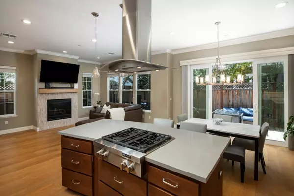 Redwood City, CA 94061,8 Kentfield CT