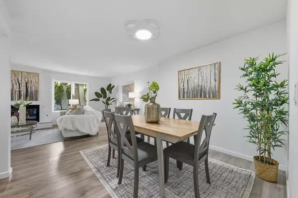 Foster City, CA 94404,971 Marquette LN