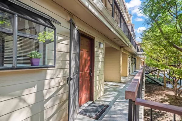 San Jose, CA 95117,461 Northlake DR 22