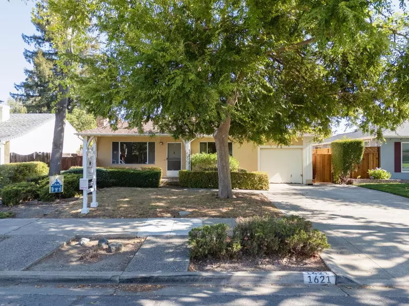 1621 Connecticut DR, Redwood City, CA 94061