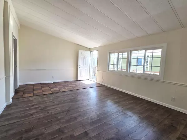 San Jose, CA 95121,1520 E Capitol EXPY 29