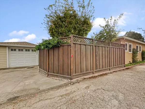 Castro Valley, CA 94546,20998 Chester ST