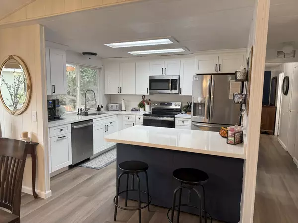Sunnyvale, CA 94089,1225 Vienna DR 942