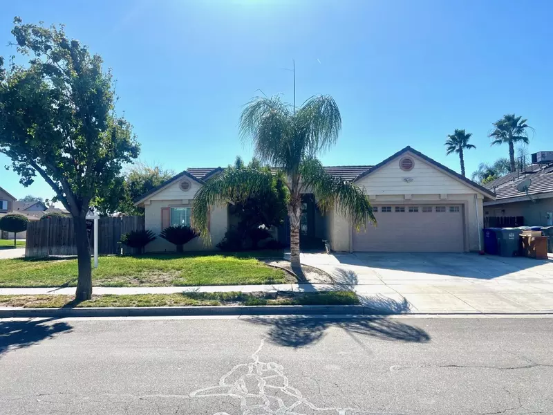 1447 Nottingham CIR, Los Banos, CA 93635