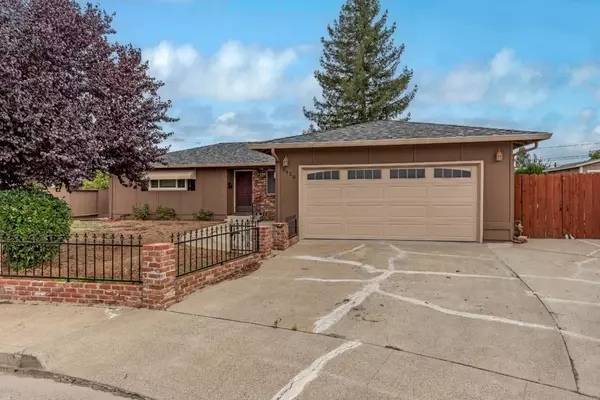 Gilroy, CA 95020,8420 David CT
