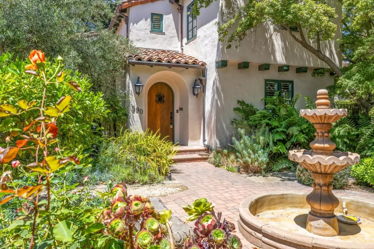 Palo Alto, CA 94301,590 Center DR