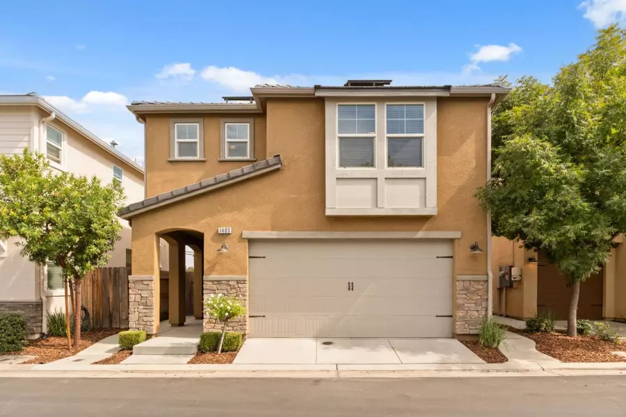 1403 Joy DR, Clovis, CA 93619