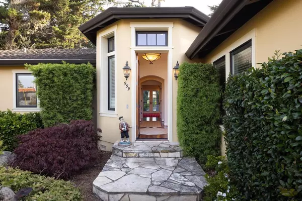 Pebble Beach, CA 93953,999 Customs RD