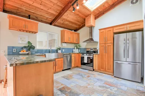 Watsonville, CA 95076,687 Calabasas RD