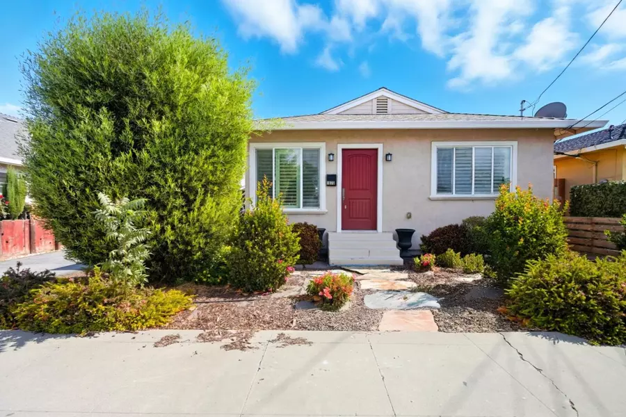 1075 Powell ST, Hollister, CA 95023