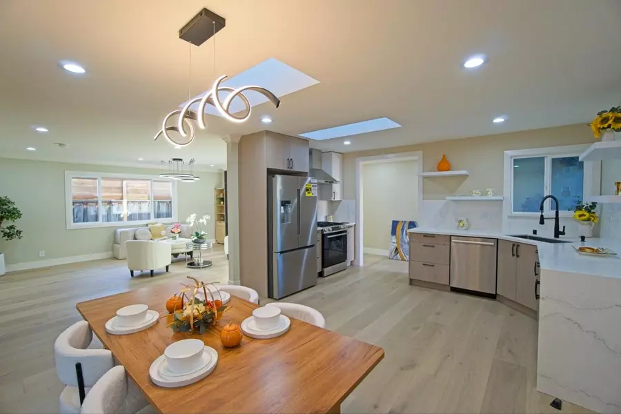 922 Iris AVE, Sunnyvale, CA 94086