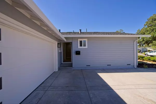 Sunnyvale, CA 94086,922 Iris AVE