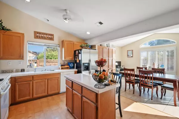 Hollister, CA 95023,1261 South ST