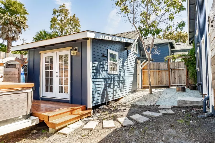 1124 Laurel ST, Santa Cruz, CA 95060