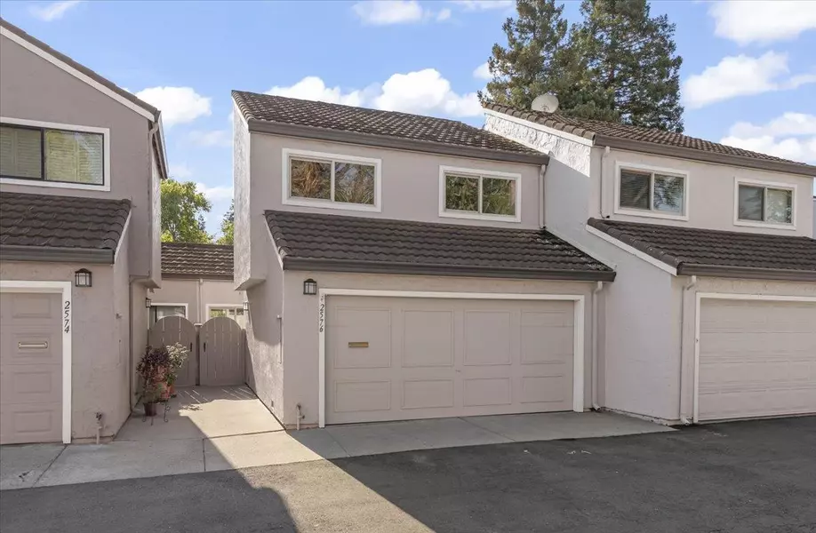 2576 Knightsbridge LN, Santa Clara, CA 95051