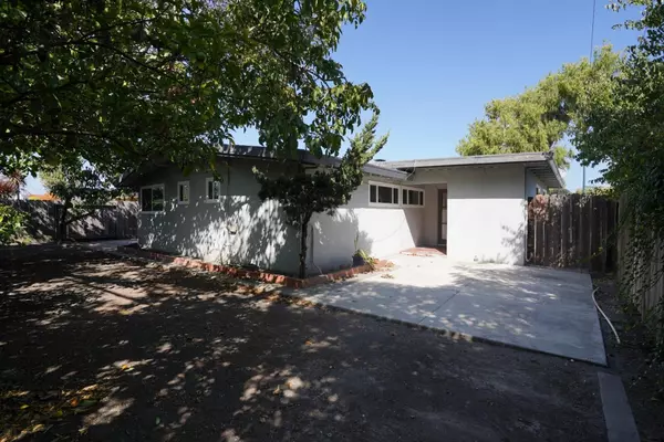 Sunnyvale, CA 94089,716 Lakechime DR