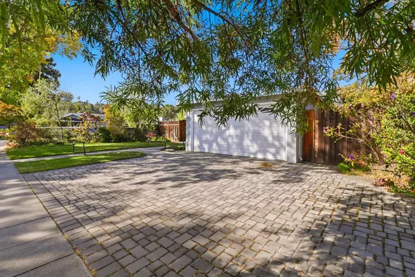 Belmont, CA 94002,516 Middlesex RD