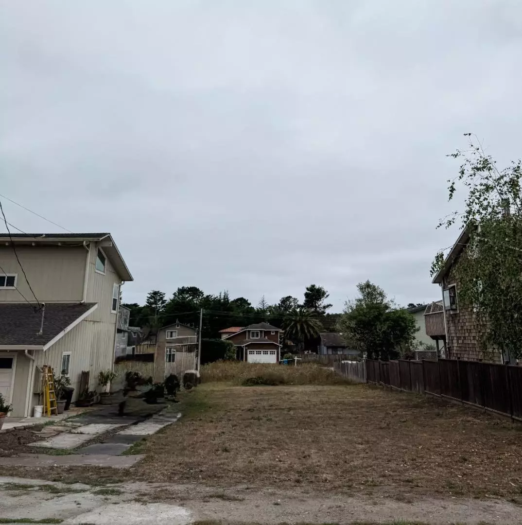 Moss Beach, CA 94038,00 Etheldore ST