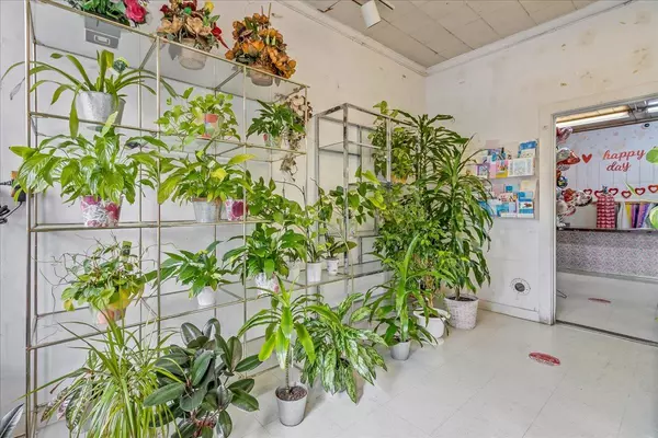 San Jose, CA 95112,915 E Julian ST