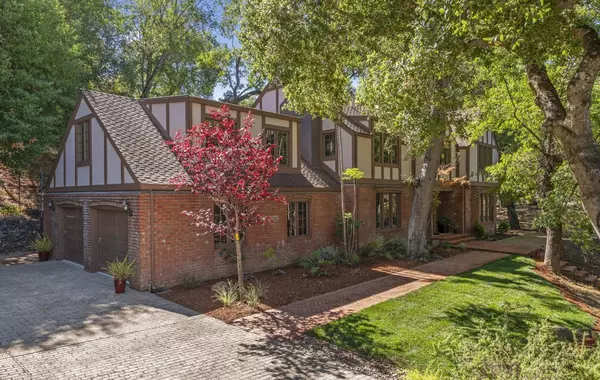 21700 Via Regina, Saratoga, CA 95070