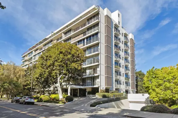 Menlo Park, CA 94025,1330 University DR 66