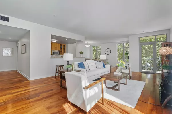 San Jose, CA 95113,25 S 3rd ST 301