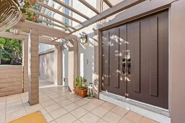 Los Gatos, CA 95032,112 El Olivar