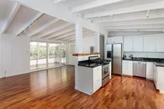 Mountain View, CA 94043,2416 Laura LN