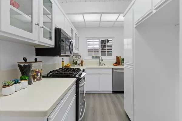 Cupertino, CA 95014,10405 Mary AVE
