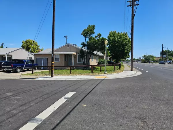 5561 48th ST, Sacramento, CA 95820