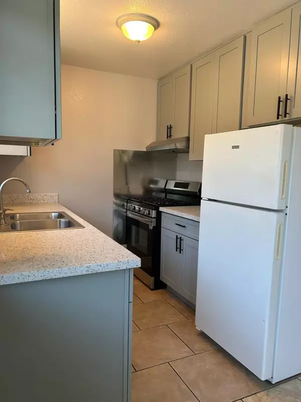 Salinas, CA 93905,1123 Del Monte AVE B