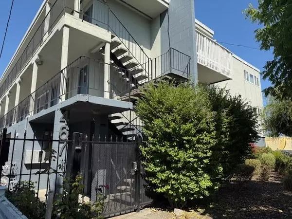Redwood City, CA 94062,467 Clinton ST 1