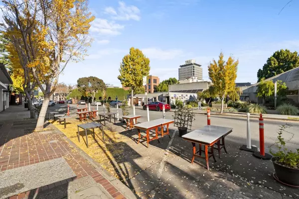 Palo Alto, CA 94301,558-560 Waverley ST